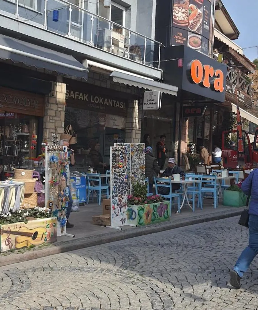 Urla Sanat Sokagi Bahceli Ev 아파트